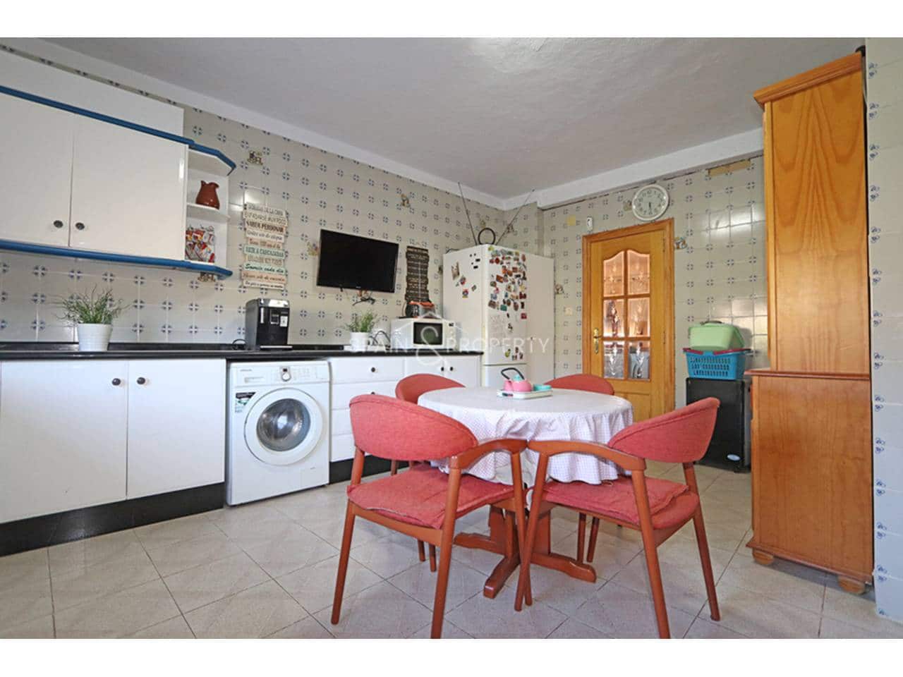 4 slaapkamer Villa te koop in Montserrat met zwembad garage - € 269.999 (Ref: 9679372)