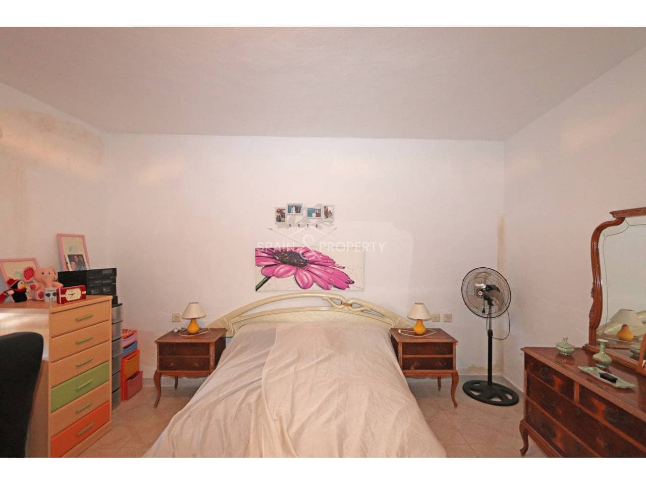 4 slaapkamer Villa te koop in Montserrat met zwembad garage - € 269.999 (Ref: 9679372)