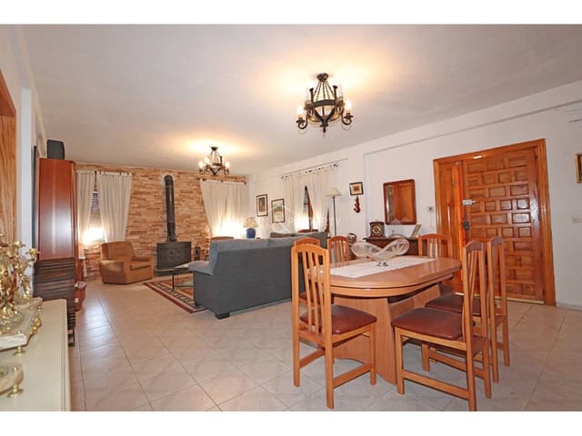 4 slaapkamer Villa te koop in Montserrat met zwembad garage - € 269.999 (Ref: 9679372)