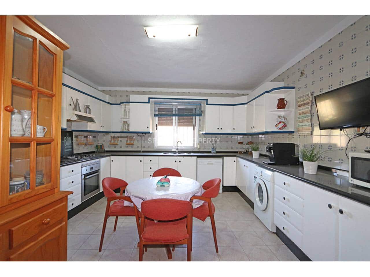 4 slaapkamer Villa te koop in Montserrat met zwembad garage - € 269.999 (Ref: 9679372)