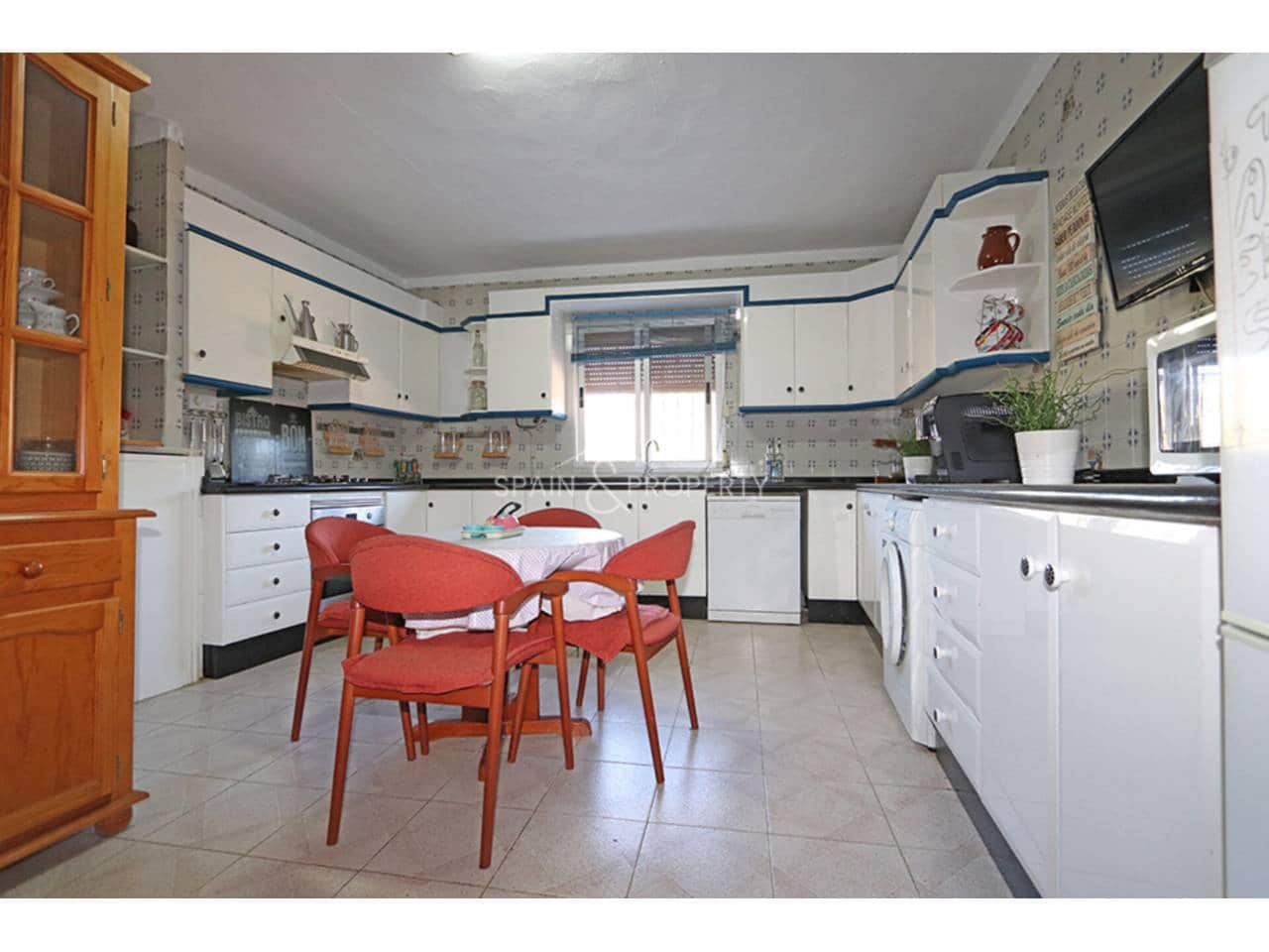 4 slaapkamer Villa te koop in Montserrat met zwembad garage - € 269.999 (Ref: 9679372)