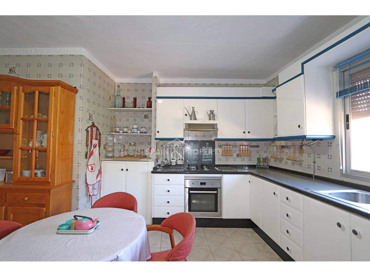 4 slaapkamer Villa te koop in Montserrat met zwembad garage - € 269.999 (Ref: 9679372)
