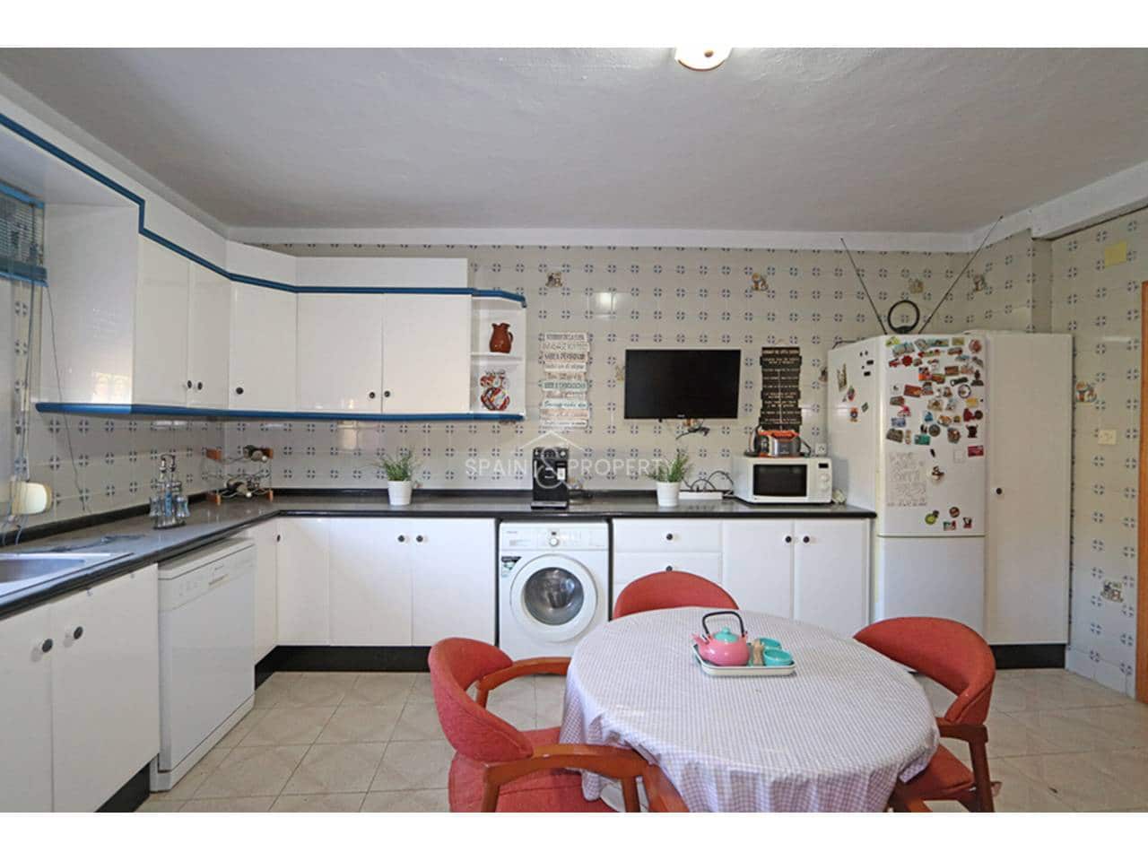 4 slaapkamer Villa te koop in Montserrat met zwembad garage - € 269.999 (Ref: 9679372)