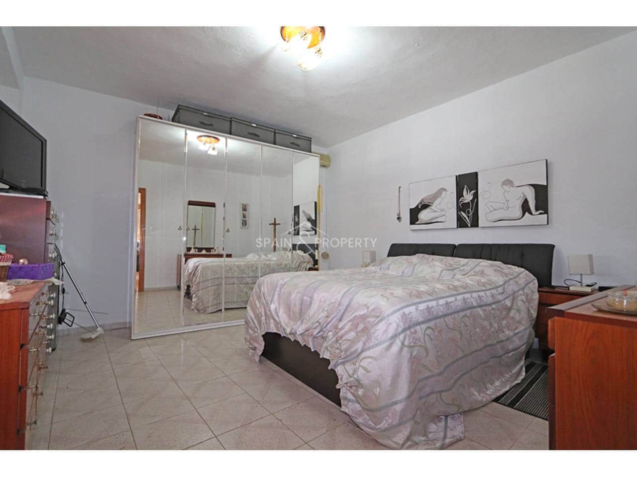 4 slaapkamer Villa te koop in Montserrat met zwembad garage - € 269.999 (Ref: 9679372)