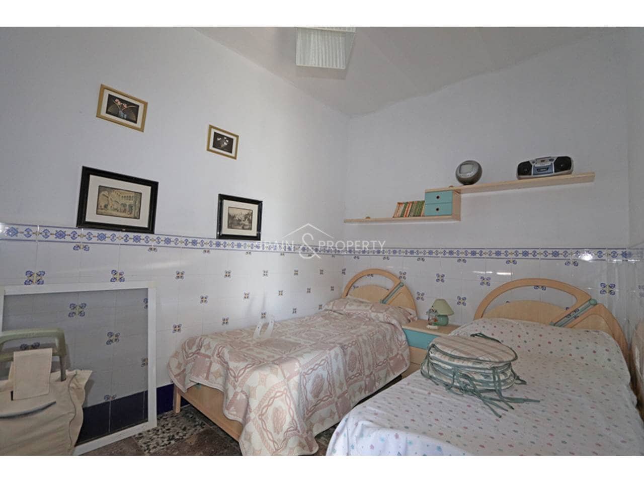 4 slaapkamer Villa te koop in Montserrat met zwembad garage - € 269.999 (Ref: 9679372)