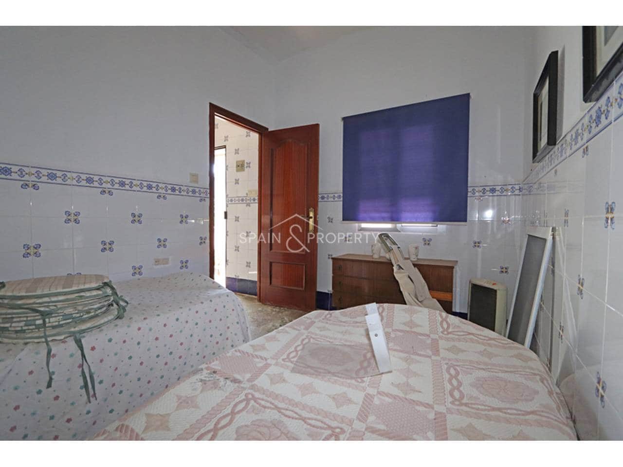 4 slaapkamer Villa te koop in Montserrat met zwembad garage - € 269.999 (Ref: 9679372)