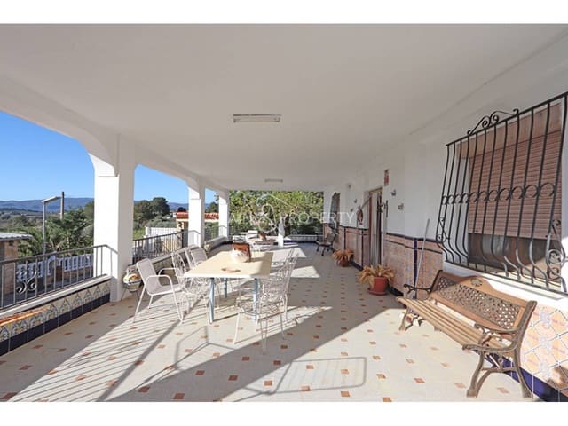 4 slaapkamer Villa te koop in Montserrat met zwembad garage - € 269.999 (Ref: 9679372)