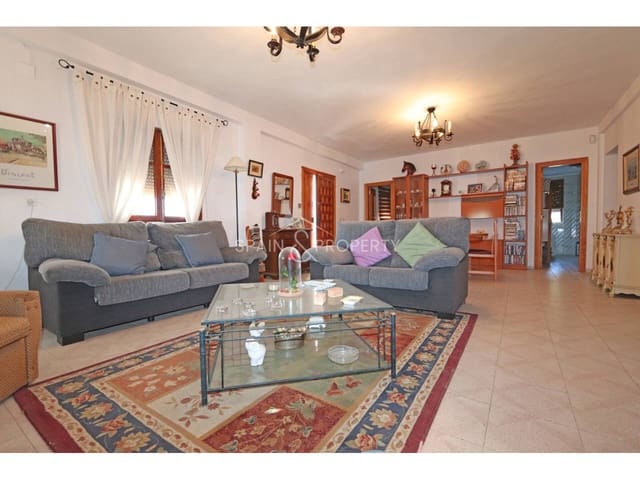 4 slaapkamer Villa te koop in Montserrat met zwembad garage - € 269.999 (Ref: 9679372)