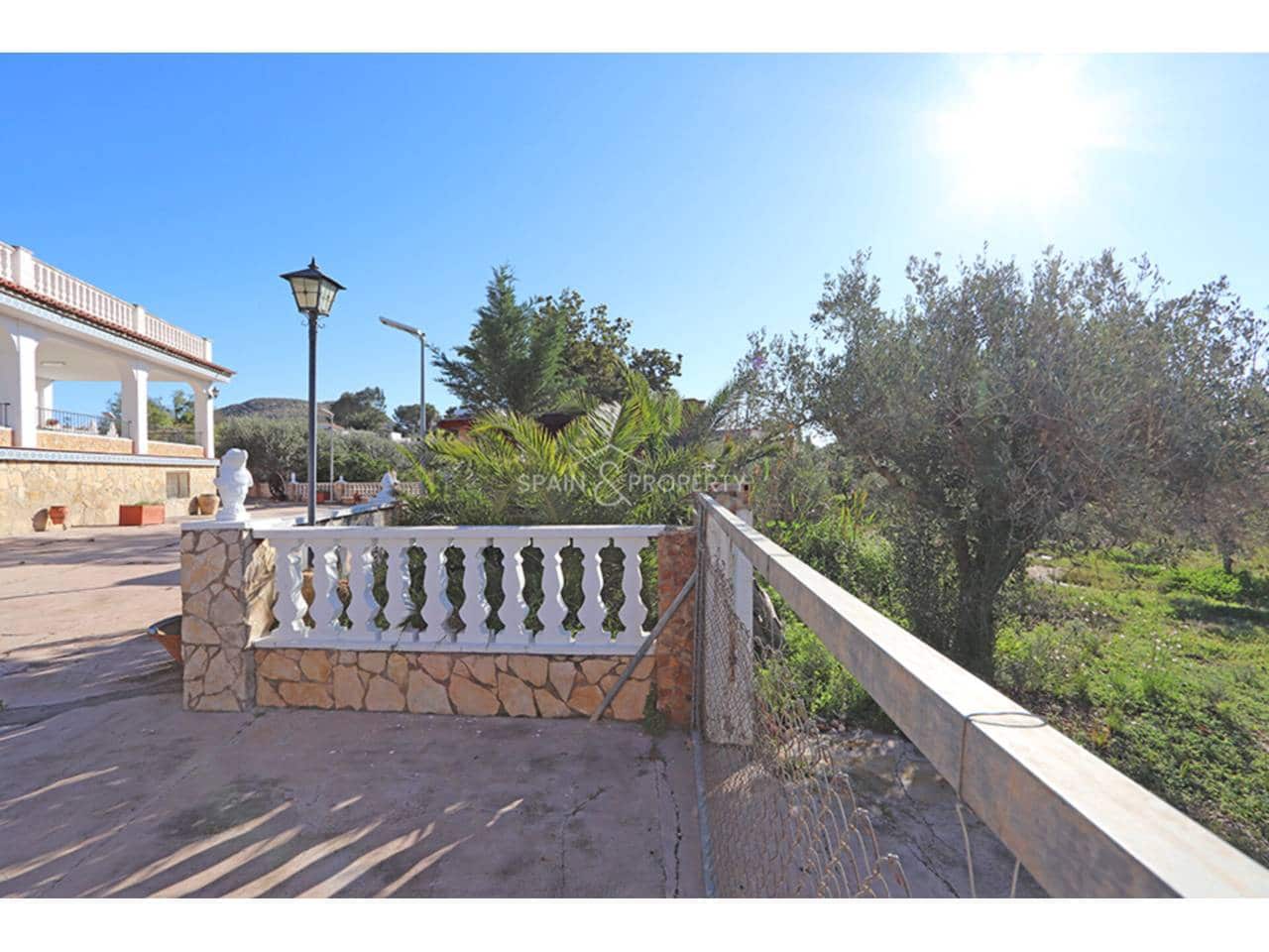 4 slaapkamer Villa te koop in Montserrat met zwembad garage - € 269.999 (Ref: 9679372)