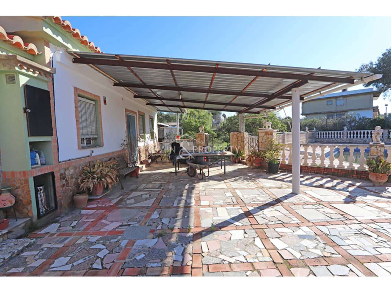 4 slaapkamer Villa te koop in Montserrat met zwembad garage - € 269.999 (Ref: 9679372)