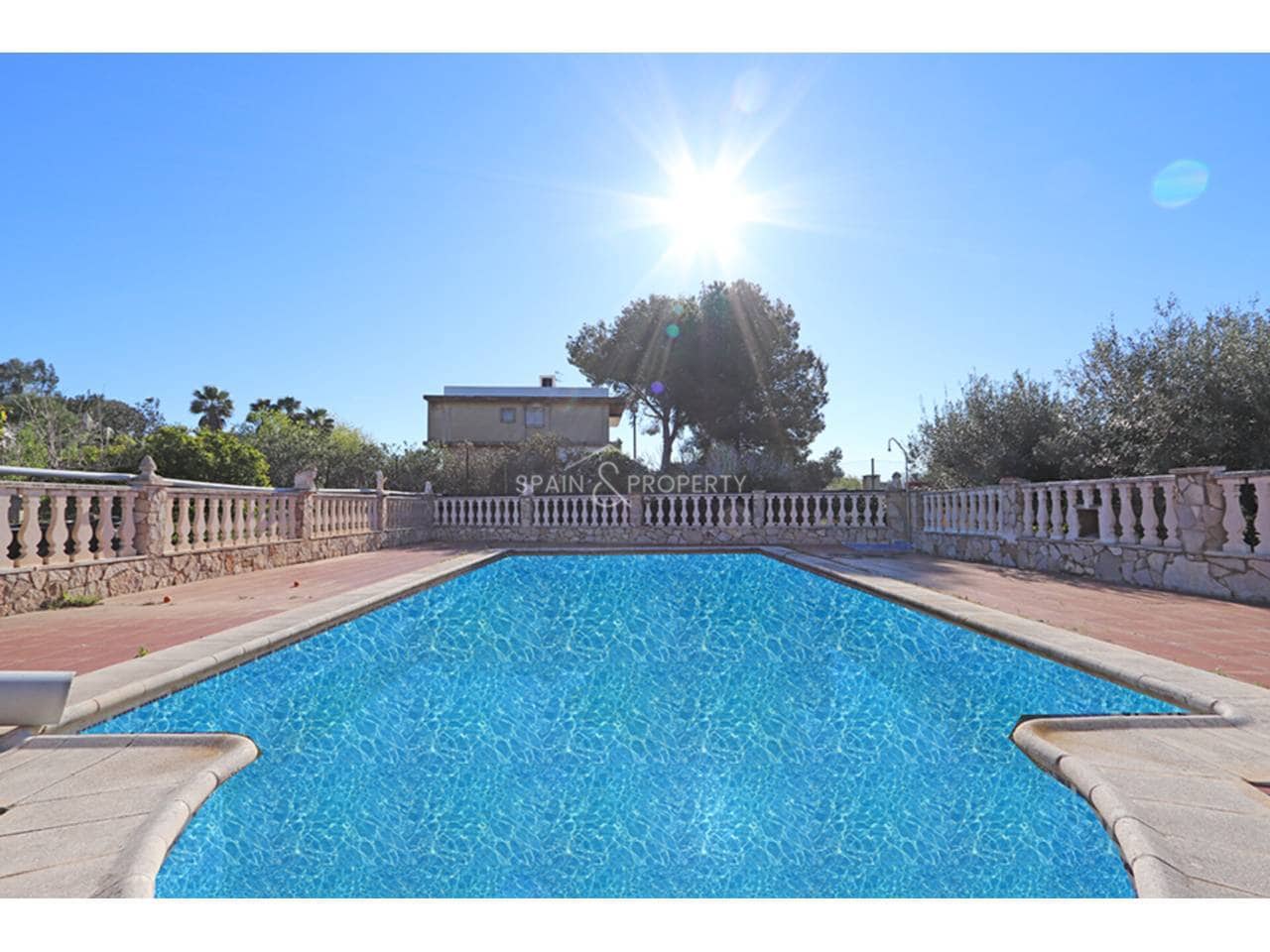 4 slaapkamer Villa te koop in Montserrat met zwembad garage - € 269.999 (Ref: 9679372)