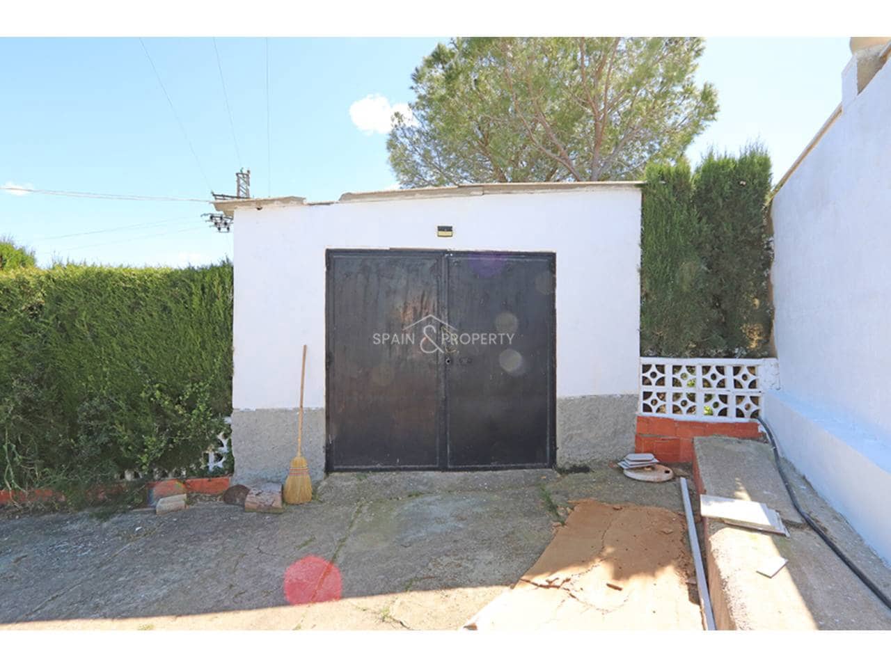 3 bedroom Villa for sale in Montroy with pool garage - € 169,000 (Ref: 9741445)
