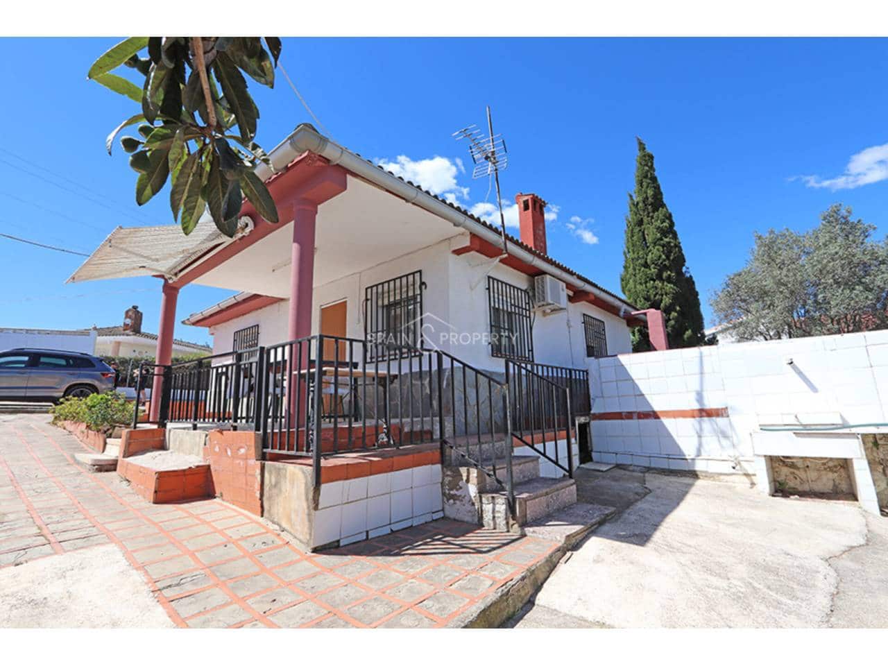 3 bedroom Villa for sale in Montroy with pool garage - € 169,000 (Ref: 9741445)