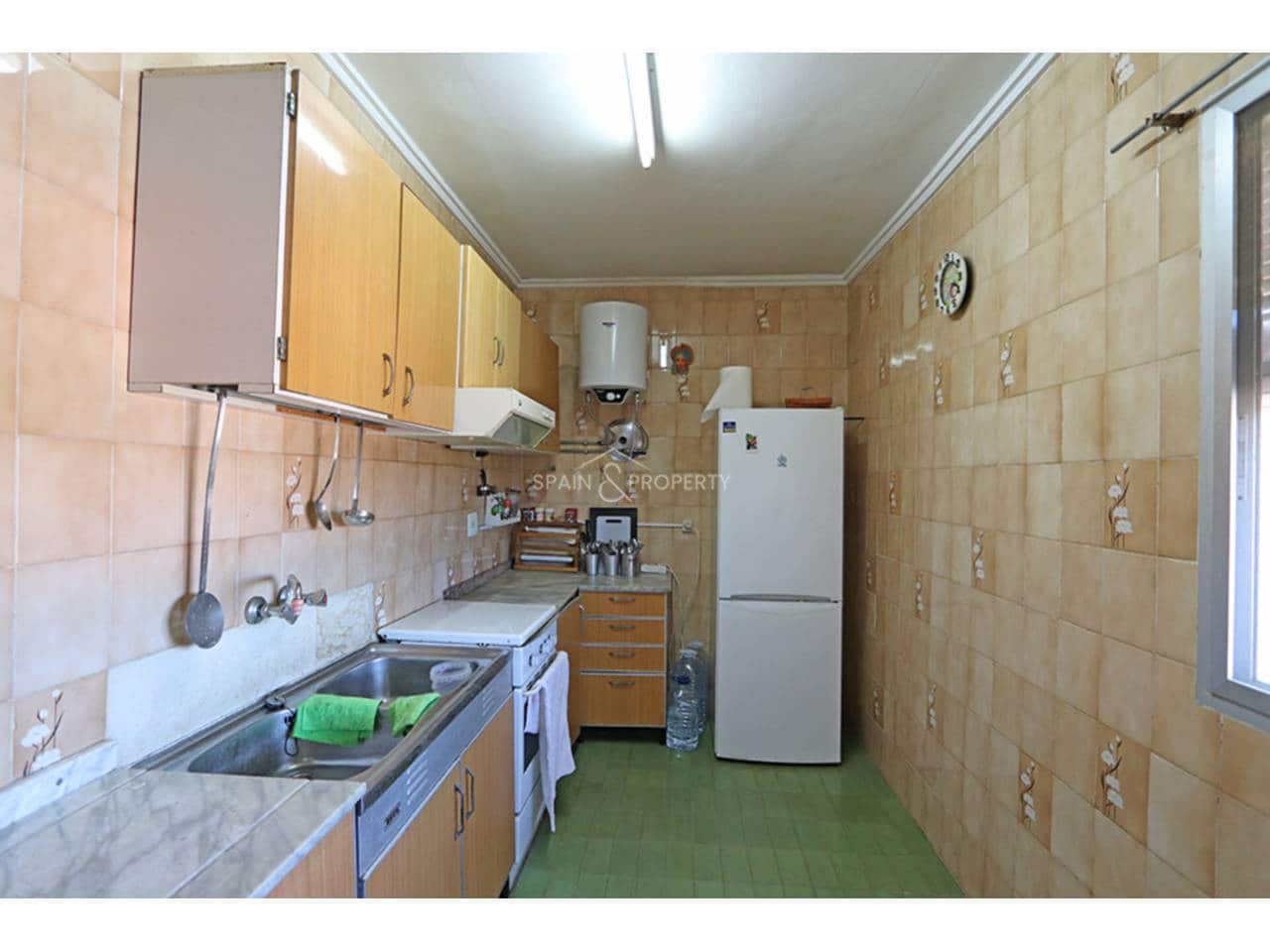 3 bedroom Villa for sale in Montroy with pool garage - € 169,000 (Ref: 9741445)