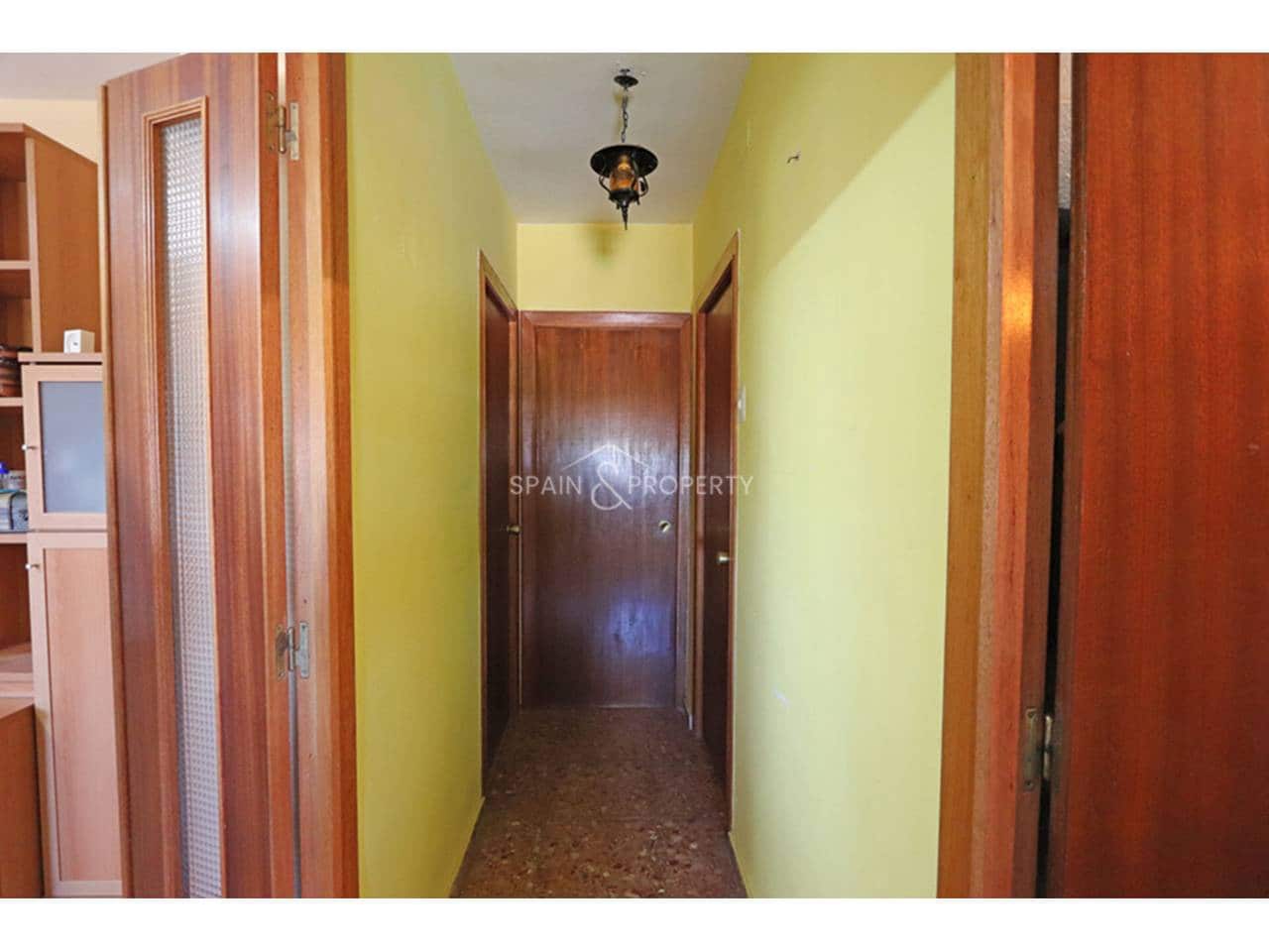 3 bedroom Villa for sale in Montroy with pool garage - € 169,000 (Ref: 9741445)