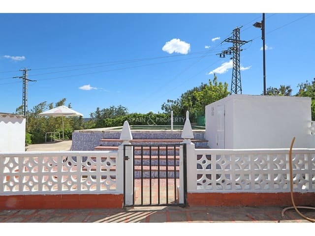 3 bedroom Villa for sale in Montroy with pool garage - € 169,000 (Ref: 9741445)