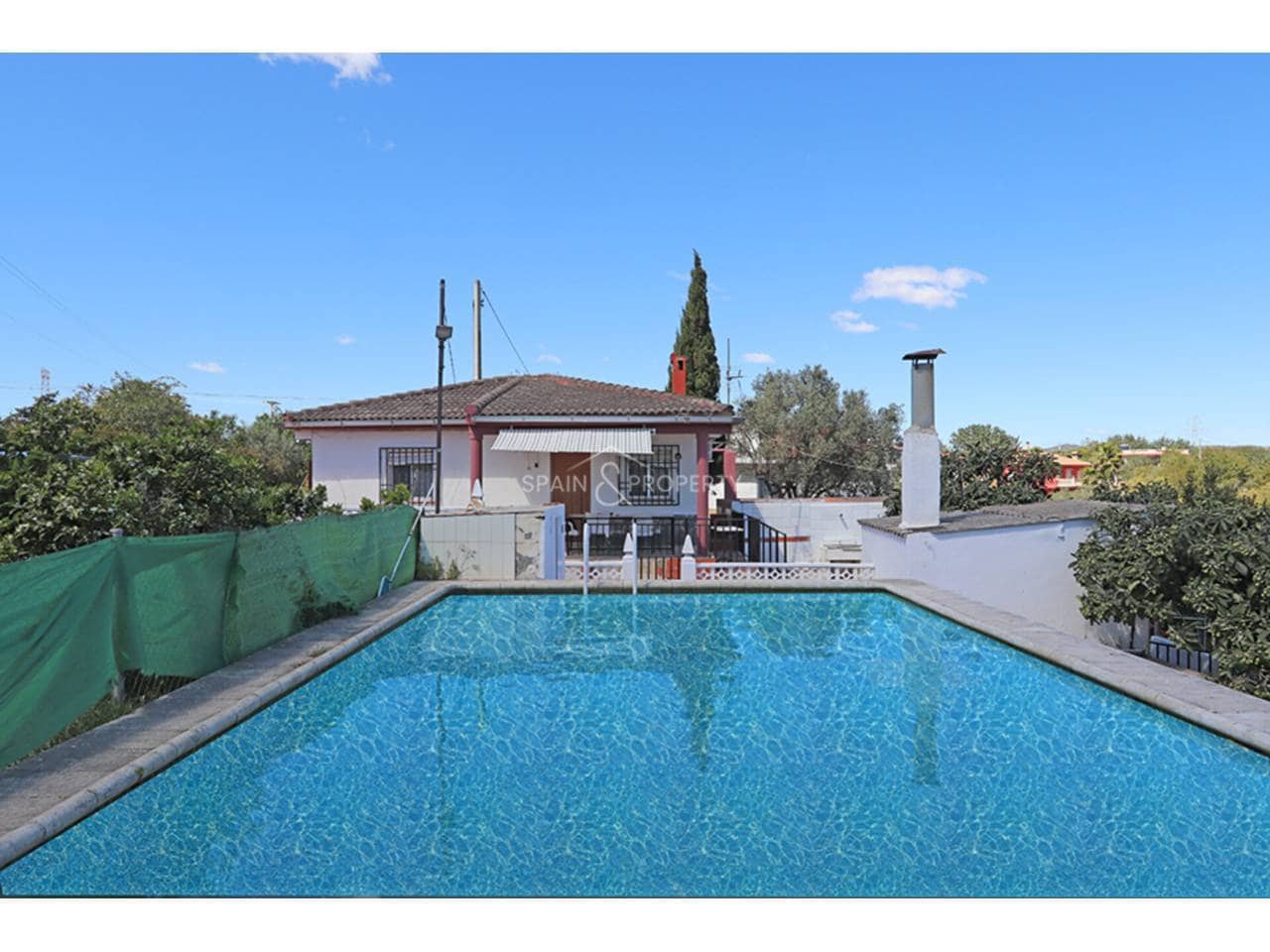 3 bedroom Villa for sale in Montroy with pool garage - € 169,000 (Ref: 9741445)