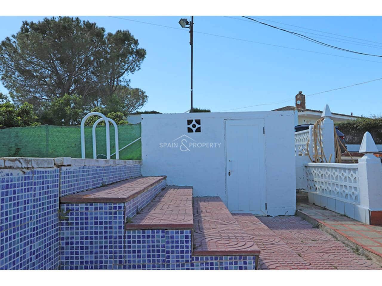 3 bedroom Villa for sale in Montroy with pool garage - € 169,000 (Ref: 9741445)