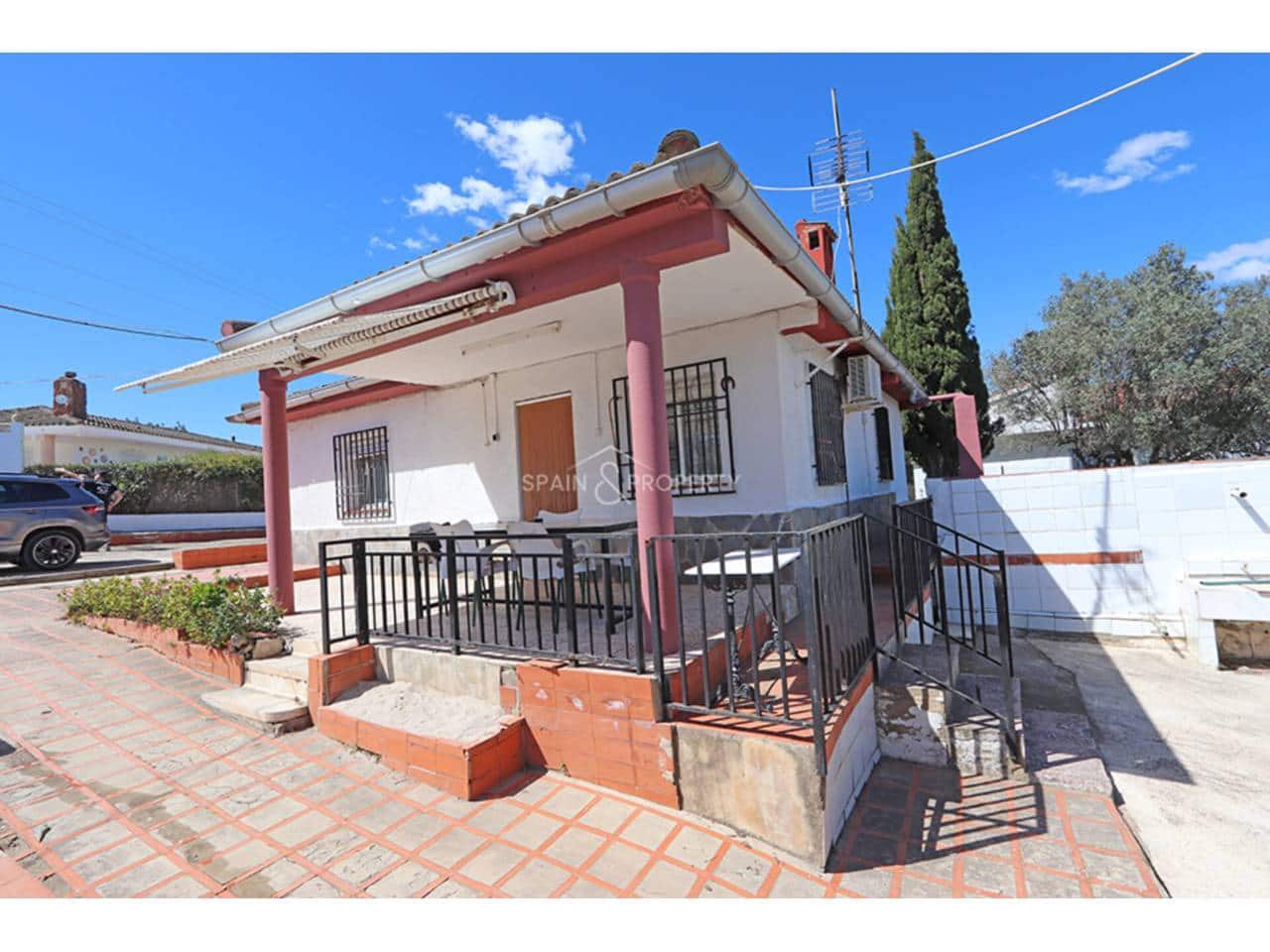 3 bedroom Villa for sale in Montroy with pool garage - € 169,000 (Ref: 9741445)