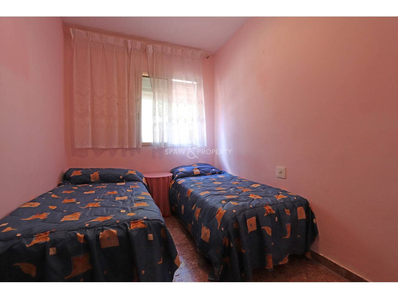 3 bedroom Villa for sale in Montroy with pool garage - € 169,000 (Ref: 9741445)