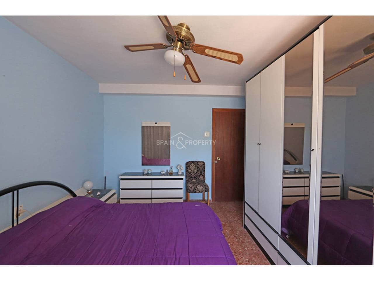 3 bedroom Villa for sale in Montroy with pool garage - € 169,000 (Ref: 9741445)