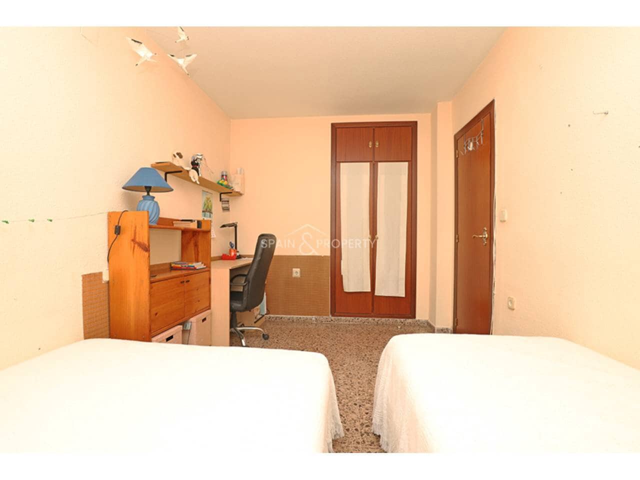 4 slaapkamer Flat te koop in Valencia stad met garage - € 339.000 (Ref: 9758316)