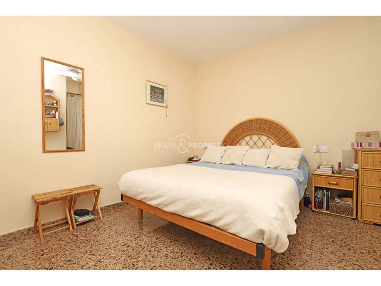 4 slaapkamer Flat te koop in Valencia stad met garage - € 339.000 (Ref: 9758316)