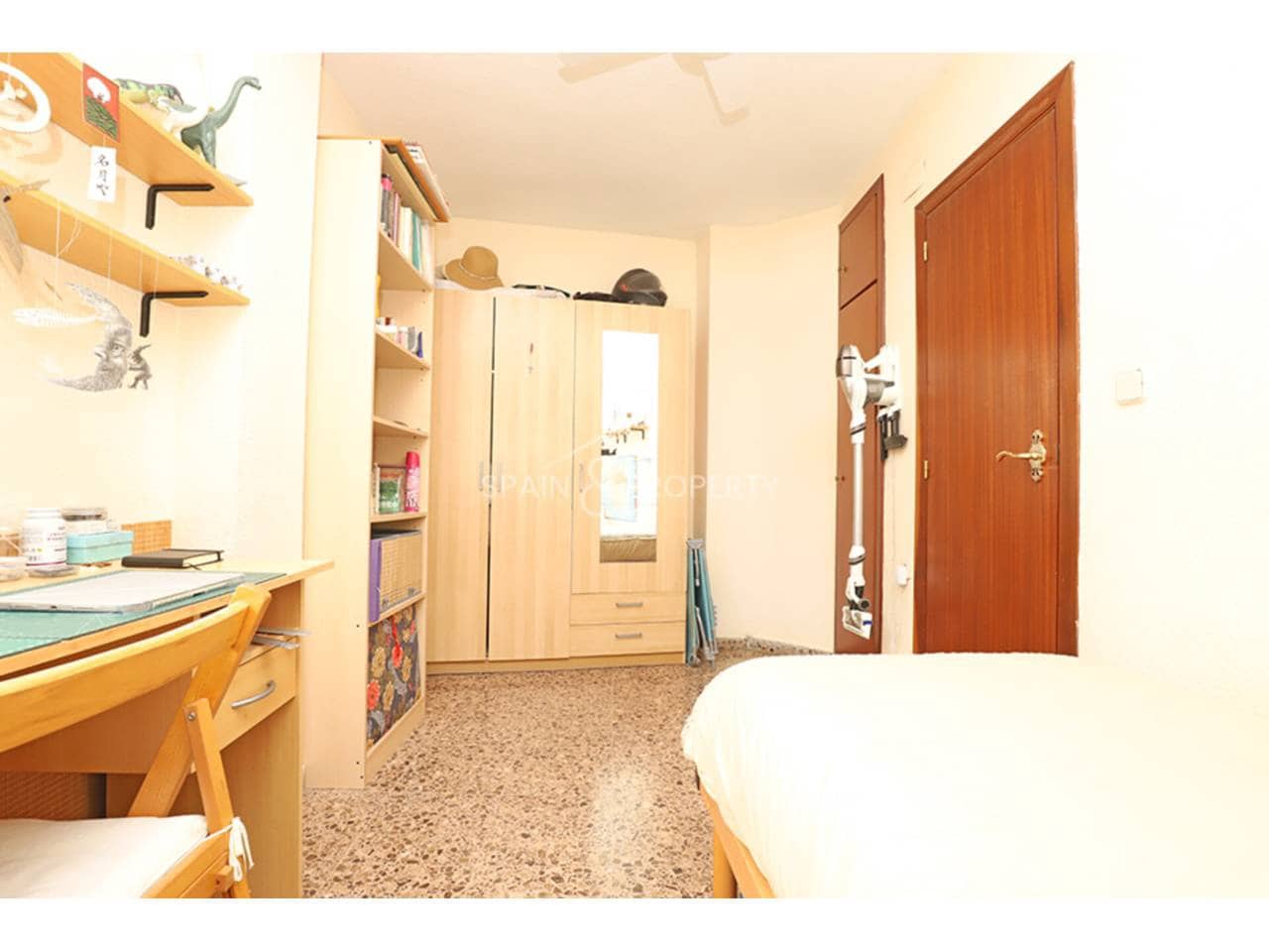 4 slaapkamer Flat te koop in Valencia stad met garage - € 339.000 (Ref: 9758316)