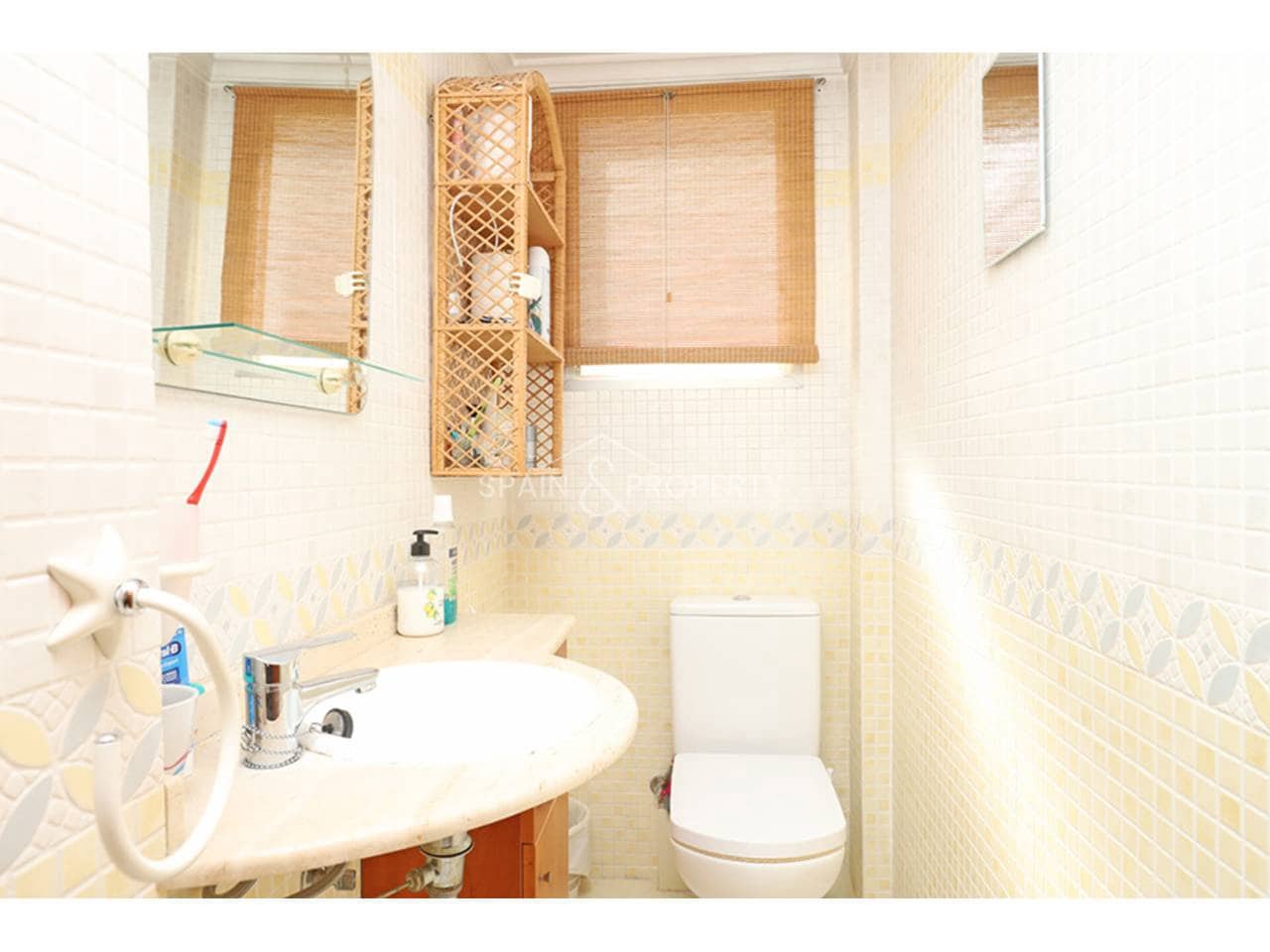 4 slaapkamer Flat te koop in Valencia stad met garage - € 339.000 (Ref: 9758316)