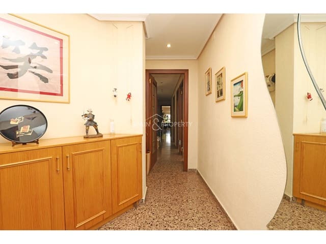 4 slaapkamer Flat te koop in Valencia stad met garage - € 339.000 (Ref: 9758316)