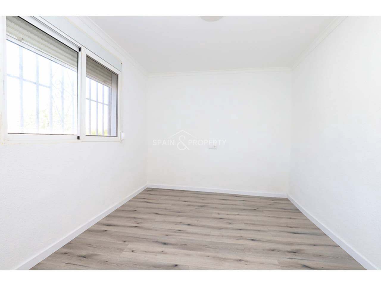 3 camera da letto Villa in vendita in Montroy con piscina garage - 210.000 € (Rif: 9777297)