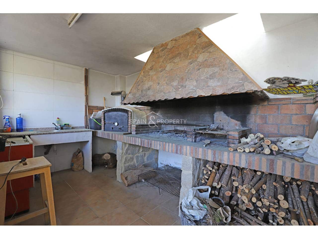 Chalet de 3 habitaciones en Montserrat en venta con piscina garaje - 220.000 € (Ref: 9782892)