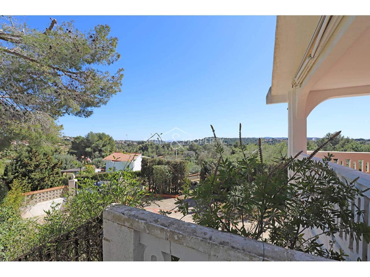 Chalet de 3 habitaciones en Montserrat en venta con piscina garaje - 220.000 € (Ref: 9782892)