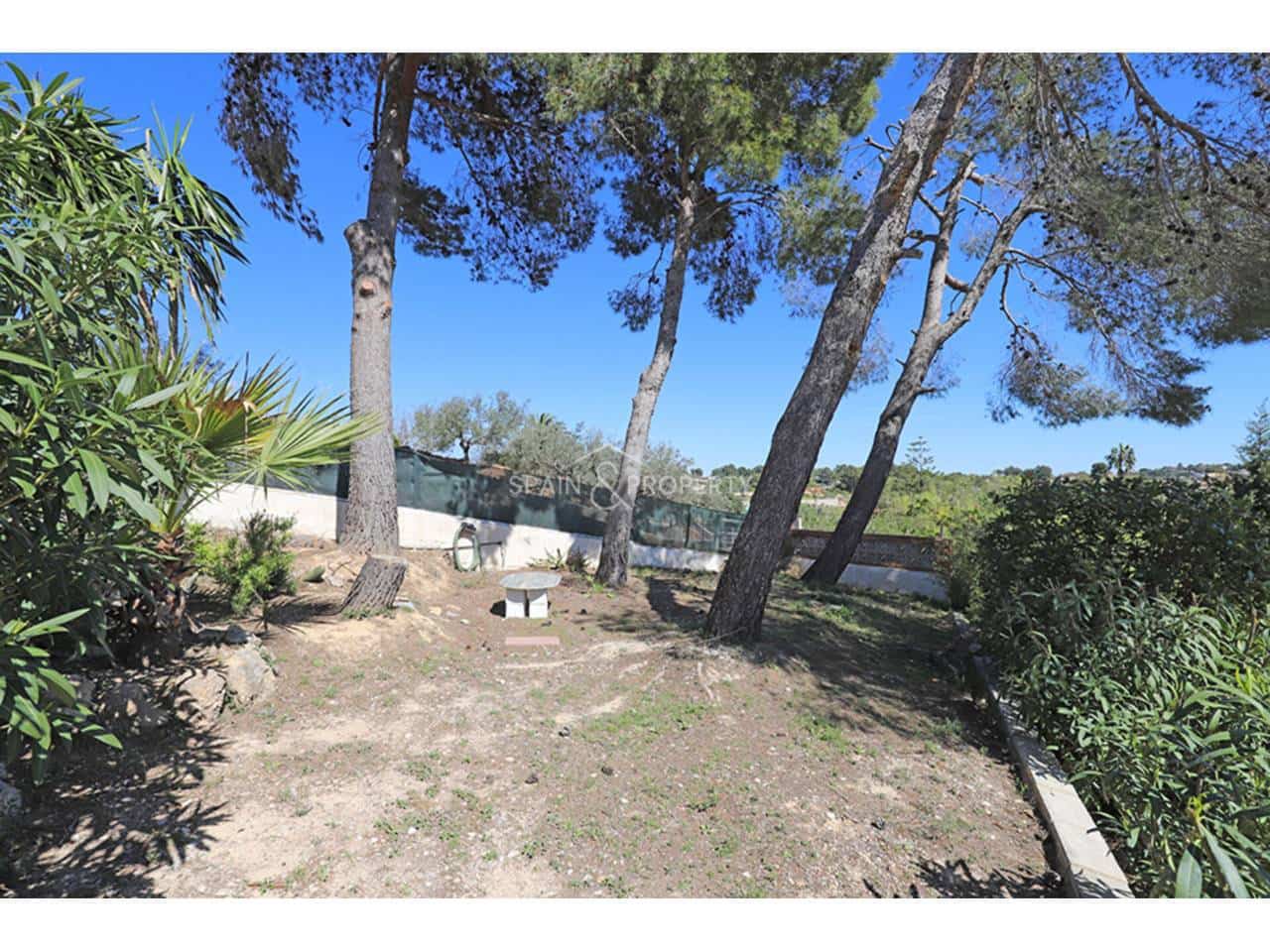 Chalet de 3 habitaciones en Montserrat en venta con piscina garaje - 220.000 € (Ref: 9782892)