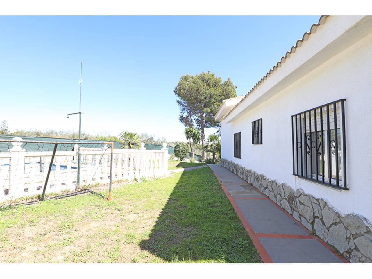 Chalet de 3 habitaciones en Montserrat en venta con piscina garaje - 220.000 € (Ref: 9782892)