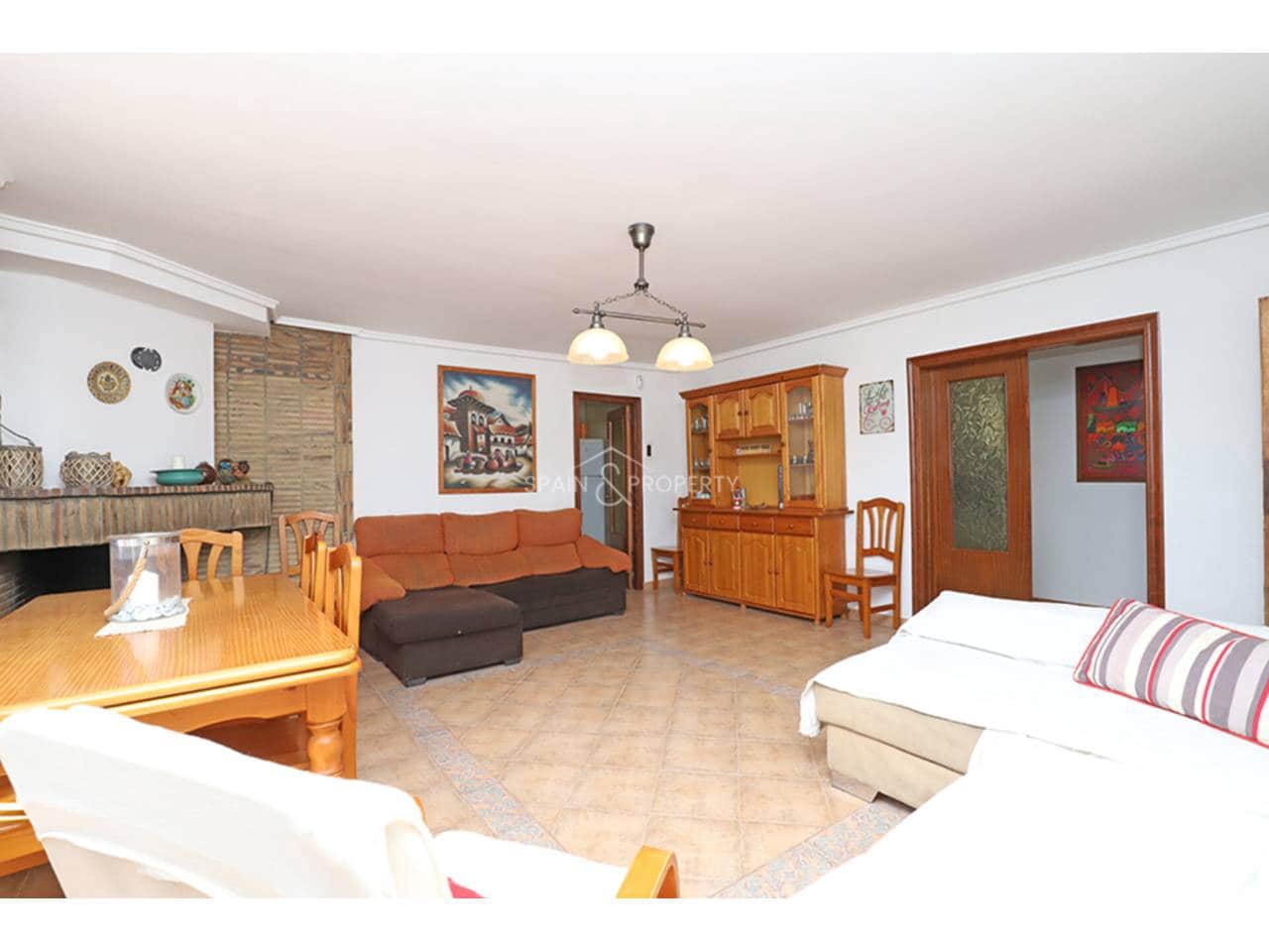 Chalet de 3 habitaciones en Montserrat en venta con piscina garaje - 220.000 € (Ref: 9782892)