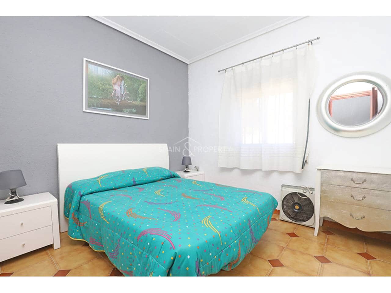 Chalet de 3 habitaciones en Montserrat en venta con piscina garaje - 220.000 € (Ref: 9782892)