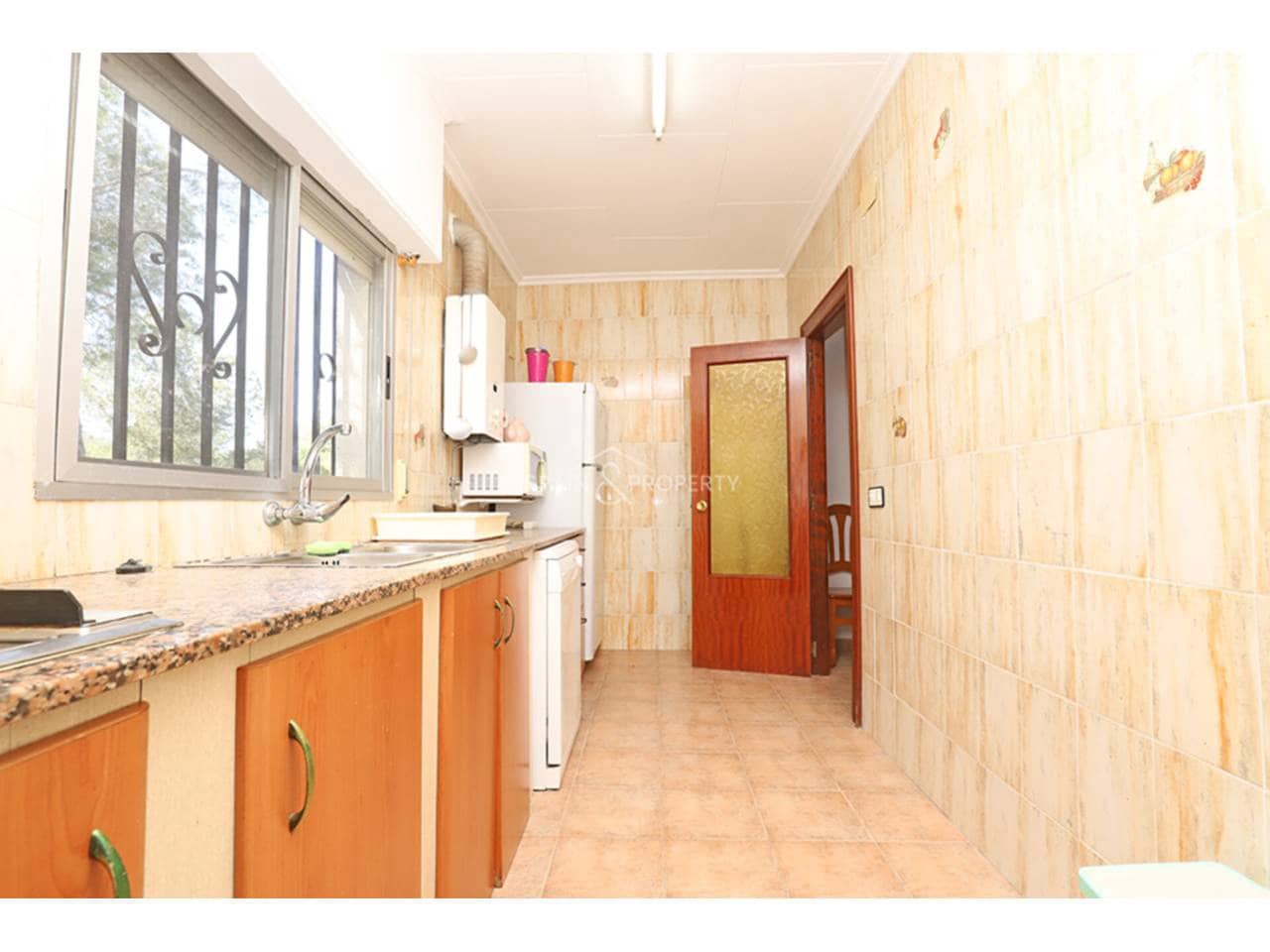 Chalet de 3 habitaciones en Montserrat en venta con piscina garaje - 220.000 € (Ref: 9782892)