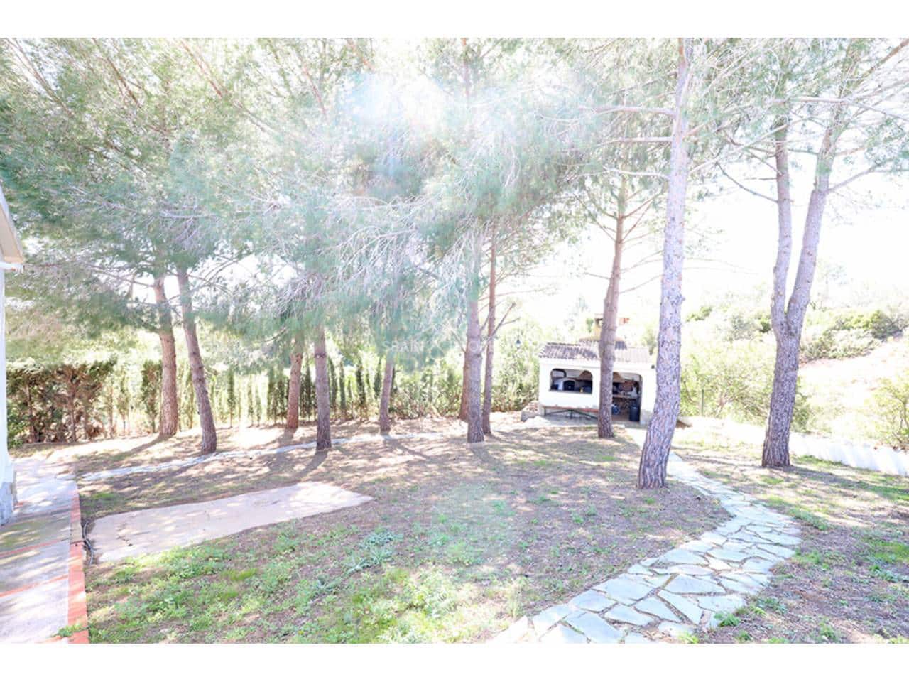 Chalet de 3 habitaciones en Montserrat en venta con piscina garaje - 220.000 € (Ref: 9782892)