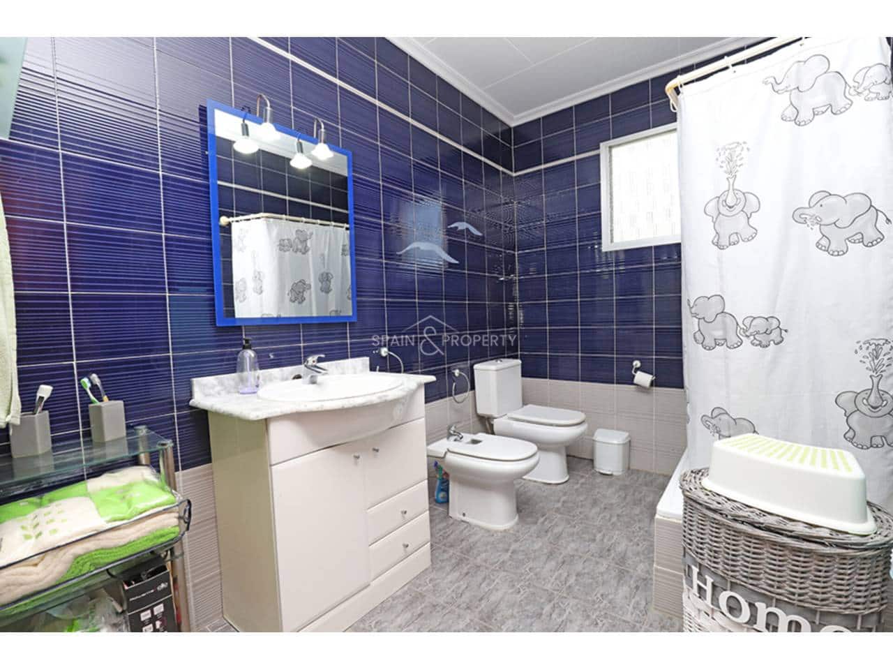 Chalet de 3 habitaciones en Montserrat en venta con piscina garaje - 220.000 € (Ref: 9782892)