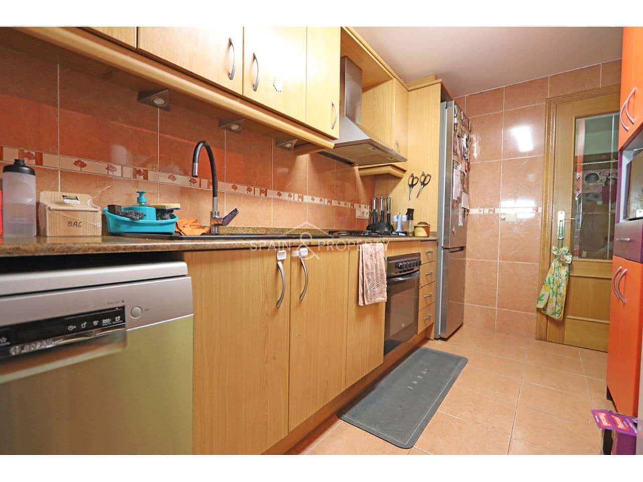 6 soveværelse Lejlighed til salg i Montserrat med garage - € 185.000 (Ref: 9788070)