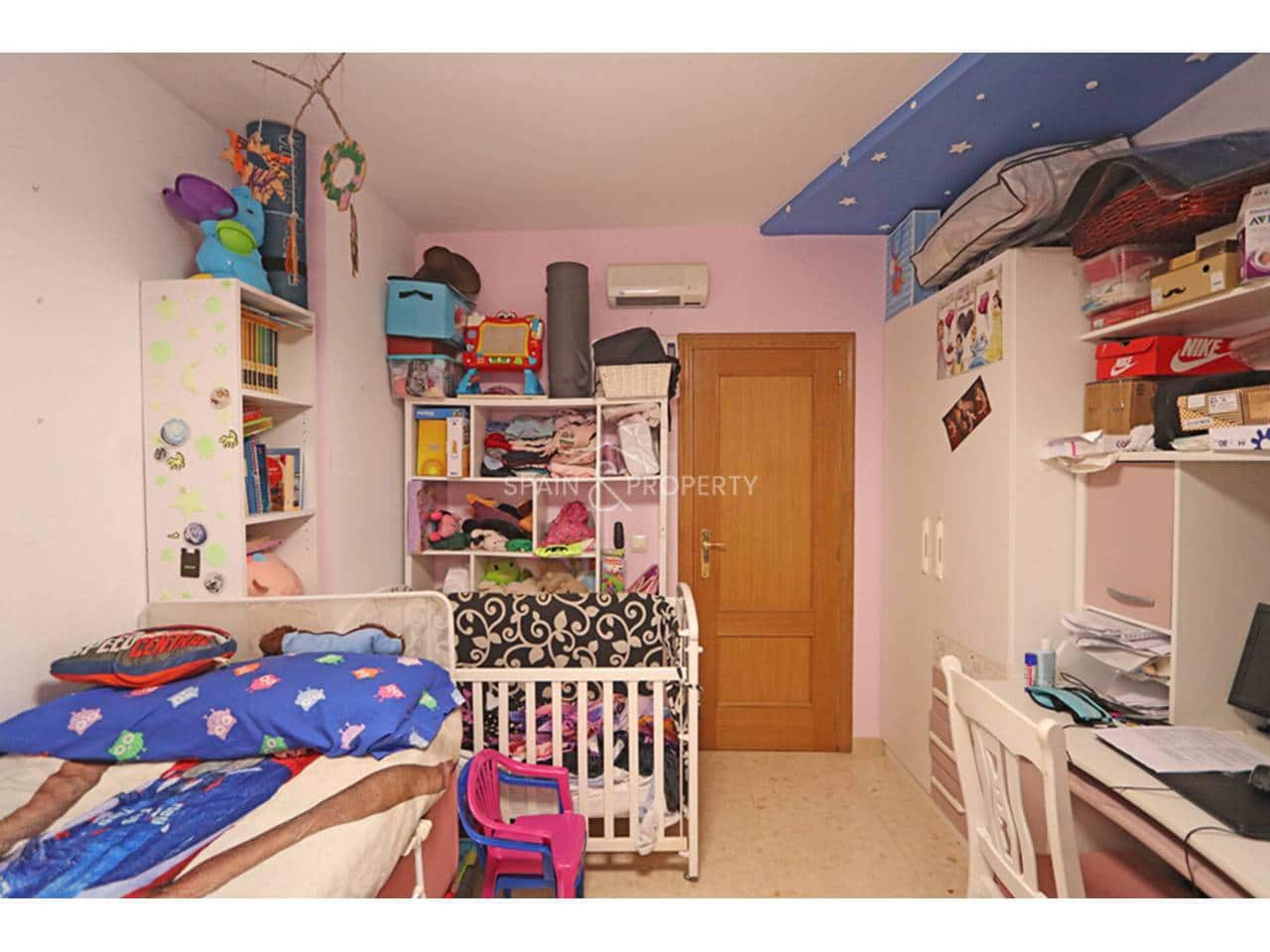 6 soveværelse Lejlighed til salg i Montserrat med garage - € 185.000 (Ref: 9788070)