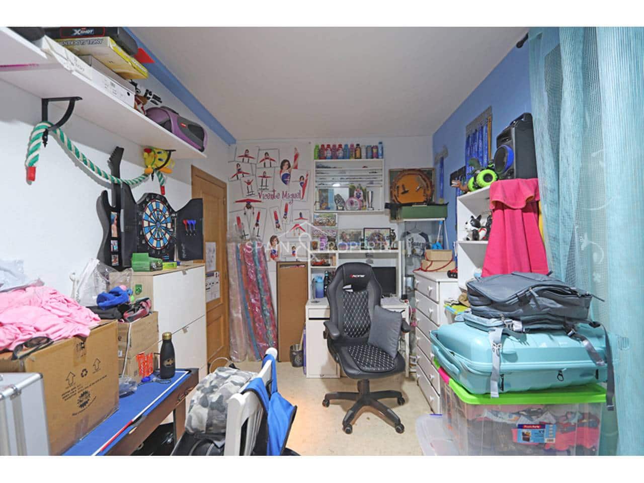 6 soveværelse Lejlighed til salg i Montserrat med garage - € 185.000 (Ref: 9788070)