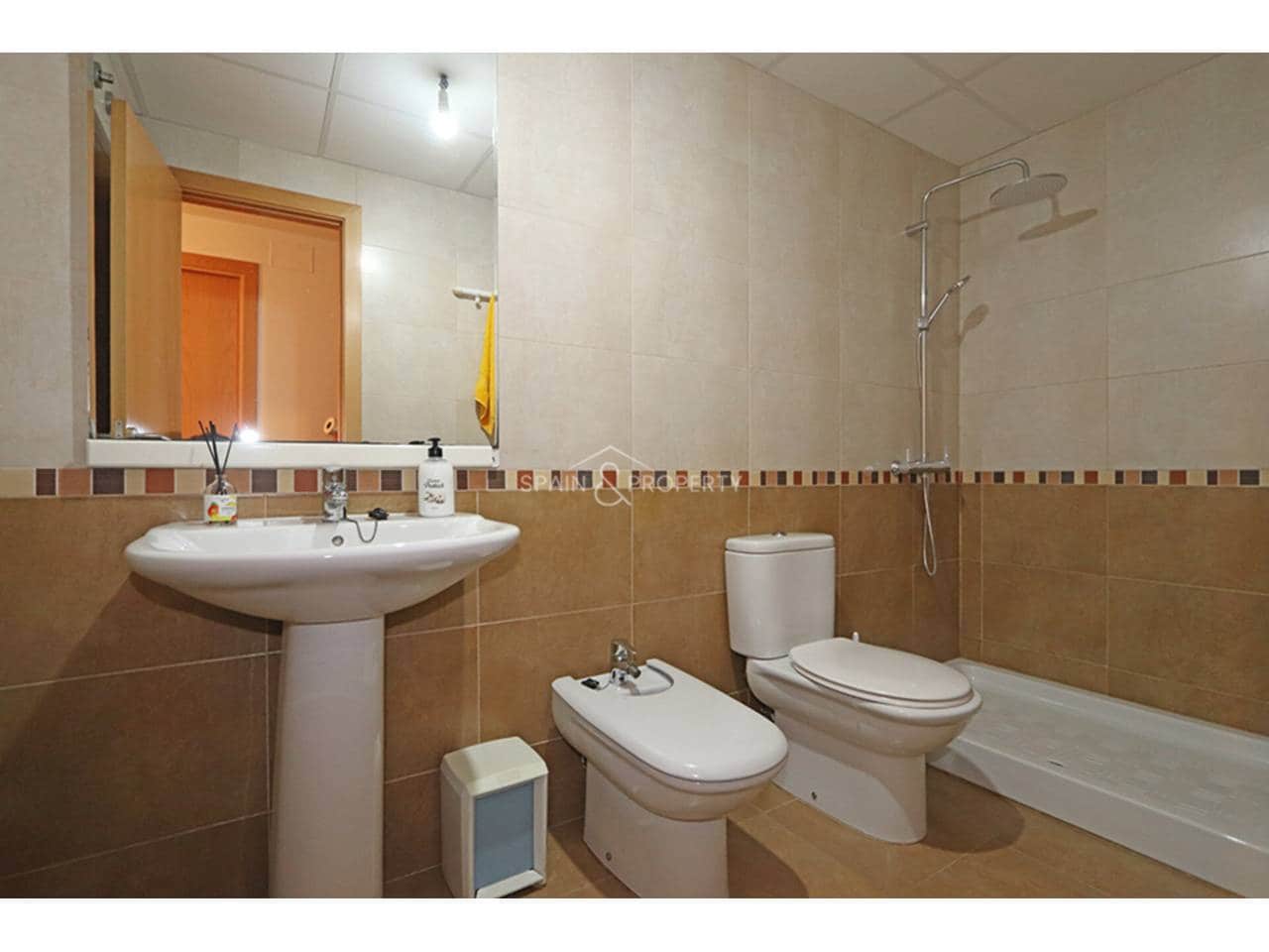 3 slaapkamer Flat te koop in Montroy met garage - € 165.000 (Ref: 9793843)