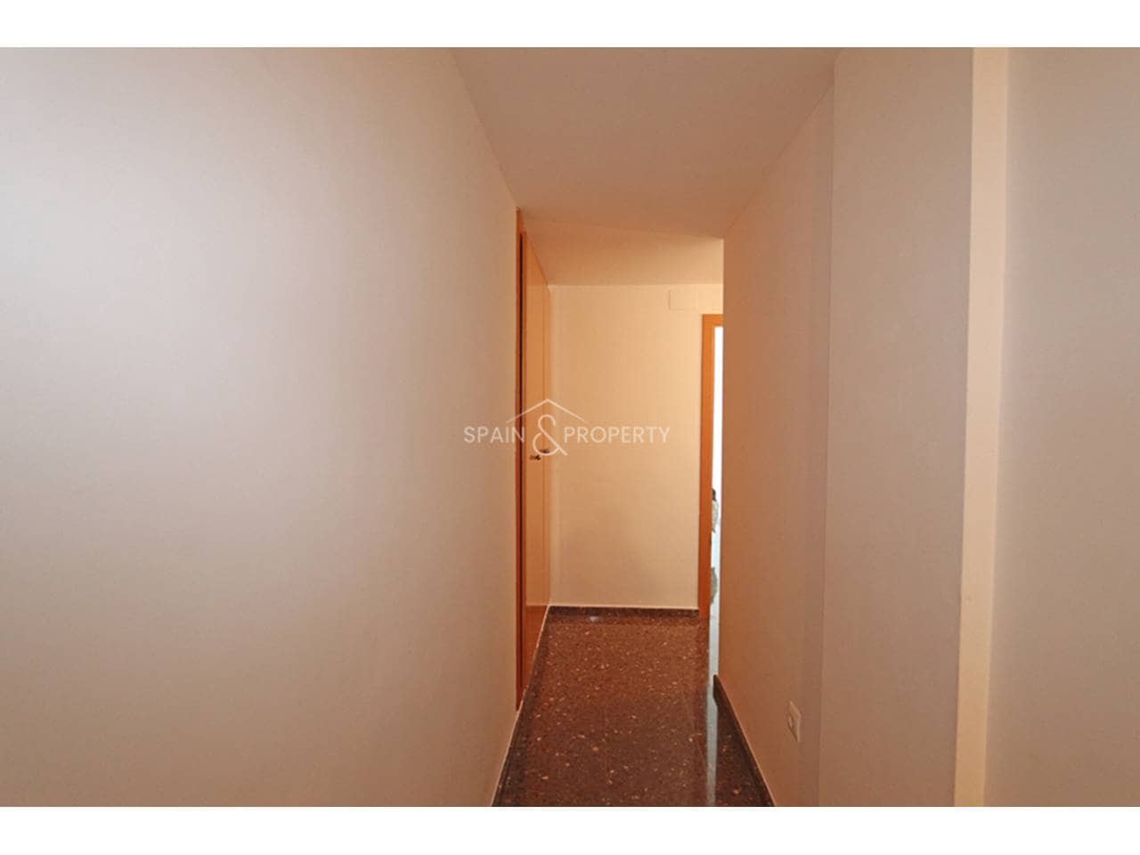 3 slaapkamer Flat te koop in Montroy met garage - € 165.000 (Ref: 9793843)