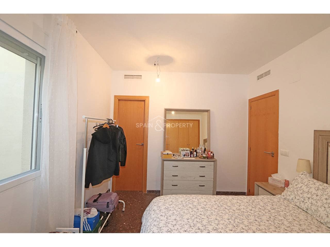3 slaapkamer Flat te koop in Montroy met garage - € 165.000 (Ref: 9793843)