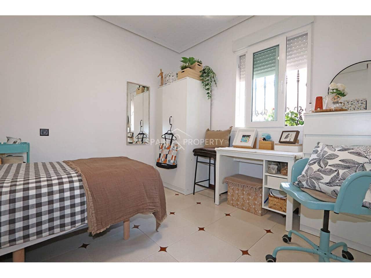 10 bedroom Townhouse for sale in Montroy - € 272,000 (Ref: 9891137)