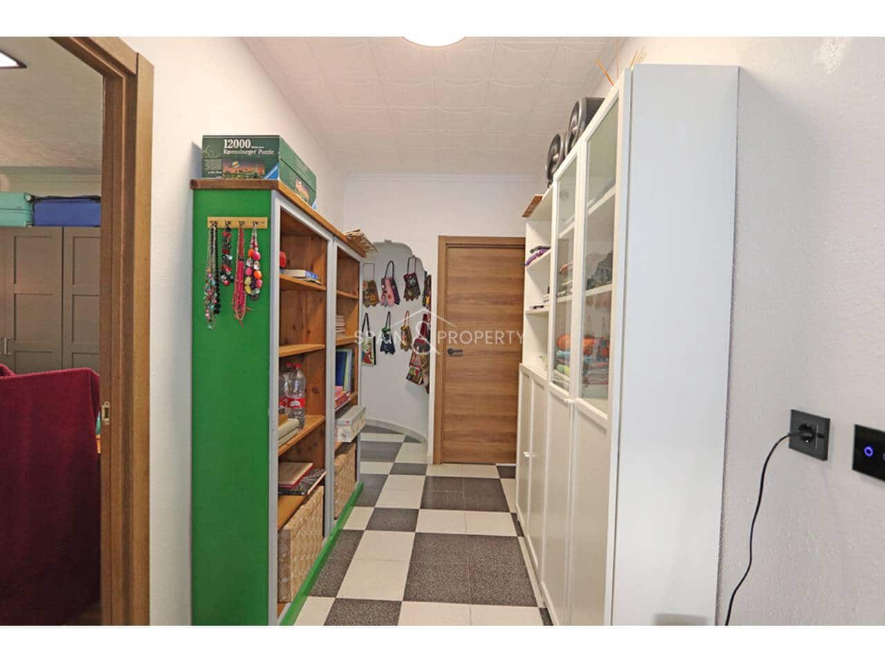 10 bedroom Townhouse for sale in Montroy - € 272,000 (Ref: 9891137)