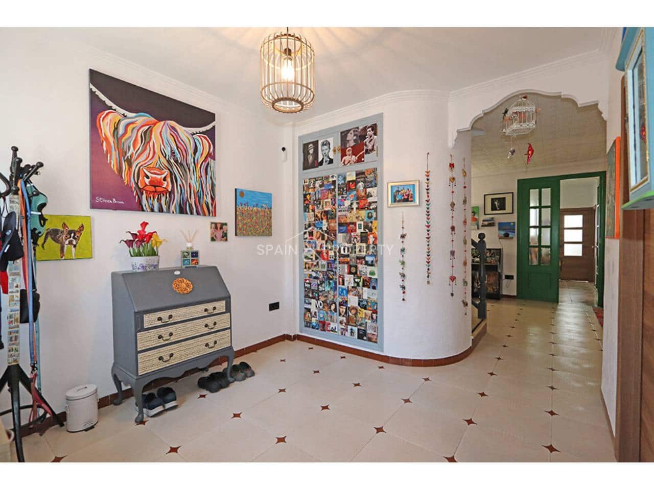10 bedroom Townhouse for sale in Montroy - € 272,000 (Ref: 9891137)