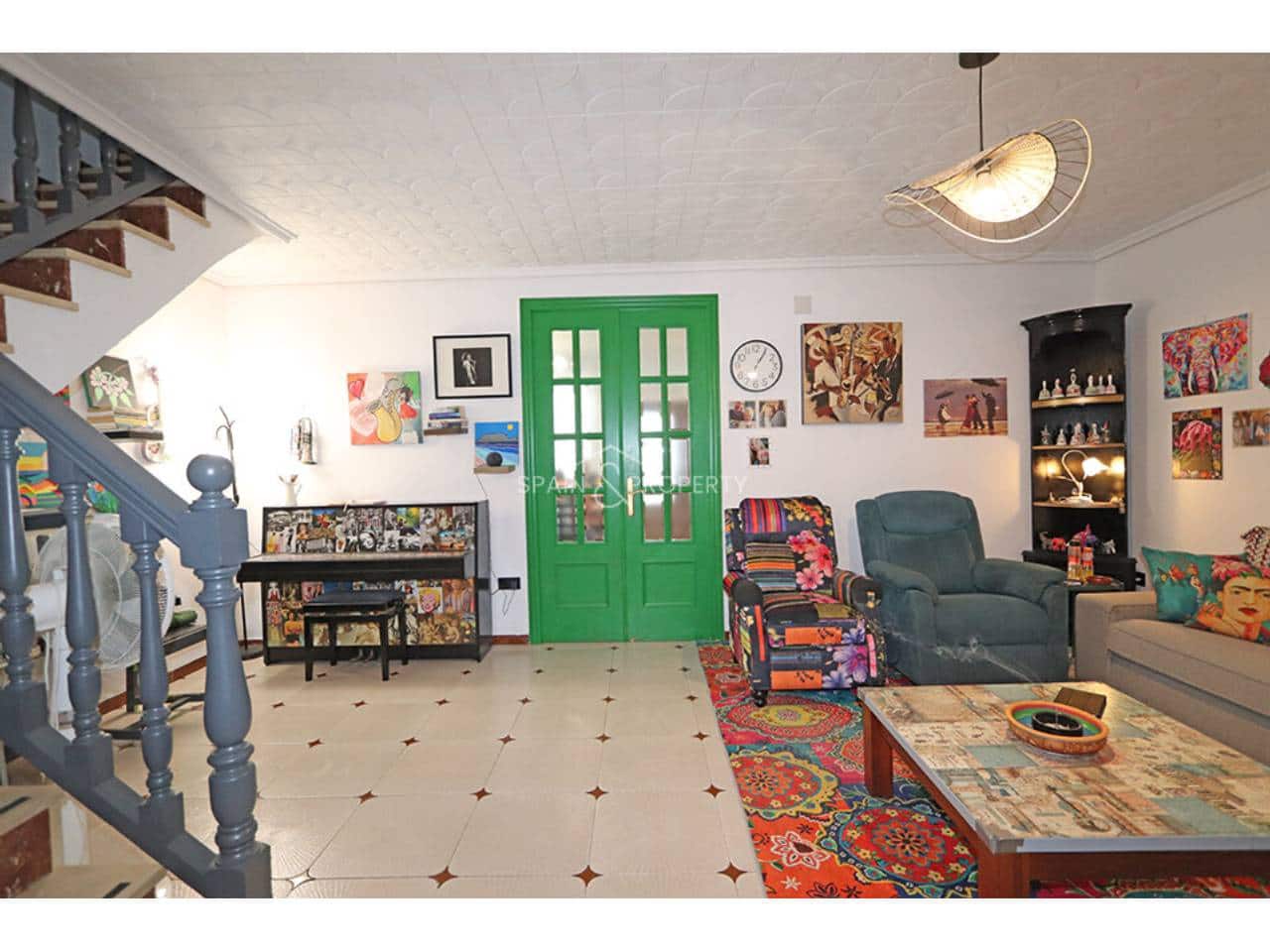 10 bedroom Townhouse for sale in Montroy - € 272,000 (Ref: 9891137)